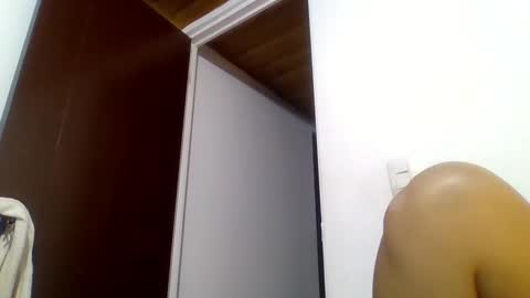 Snapshot of hanny_kail chatting on 12.14.24 hanny online show from 12.14.24