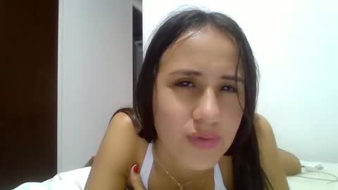 Snapshot of hanny_kail chatting on 01.10.25 hanny online show from 01.10.25