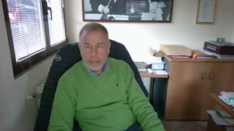 Snapshot of hanscooper chatting on 12.27.24 hanscooper online show from 12.27.24