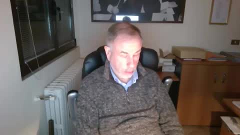 Snapshot of hanscooper chatting on 01.22.25 hanscooper online show from 01.22.25