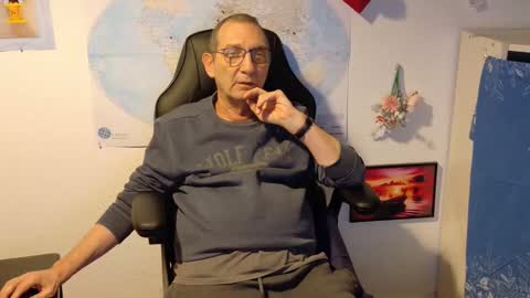 Snapshot of hansi63 chatting on 02.24.25 charly online show from 02.24.25