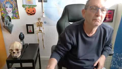 Snapshot of hansi63 chatting on 09.22.25 charly online show from 09.22.25