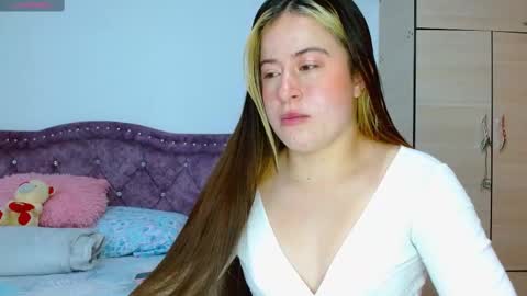 isabella   online show from 10.19.25