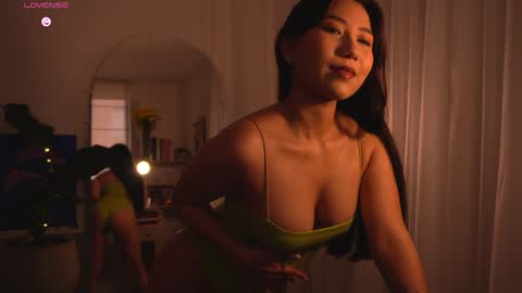 Snapshot of hanymel chatting on 01.08.25 Mizi online show from 01.08.25