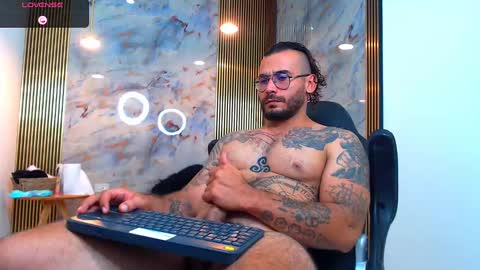 Snapshot of hanz_col chatting on 12.26.24 hanz_col online show from 12.26.24