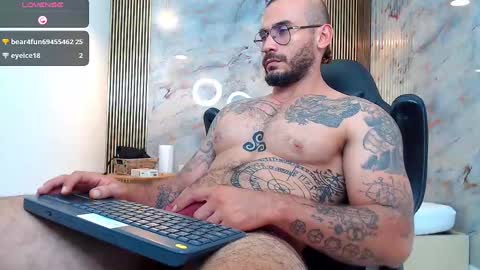 Snapshot of hanz_col chatting on 12.30.24 hanz_col online show from 12.30.24