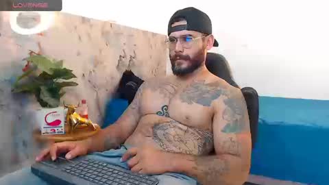 Snapshot of hanz_col chatting on 09.19.25 hanz_col online show from 09.19.25