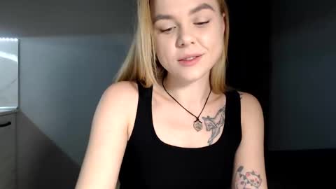 happy_fox_ online show from 01.14.25