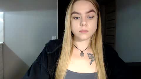 happy_fox_ online show from 01.15.25