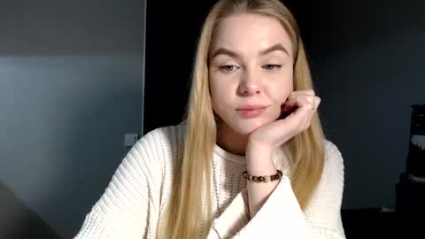 happy_fox_ online show from 01.18.25