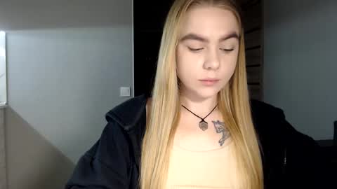 happy_fox_ online show from 01.24.25