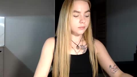 happy_fox_ online show from 01.25.25