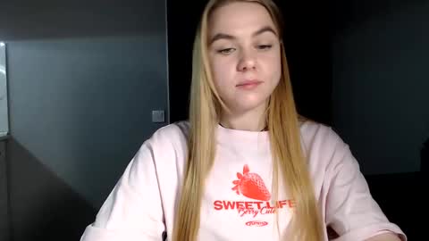 happy_fox_ online show from 01.28.25