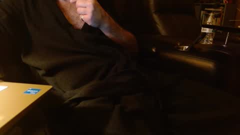 Snapshot of happyhogan1 chatting on 12.10.24 Jhonassmann12 online show from 12.10.24