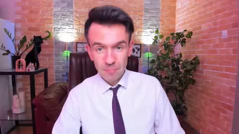 Snapshot of hard_and_juici chatting on 02.17.25 Steve online show from 02.17.25