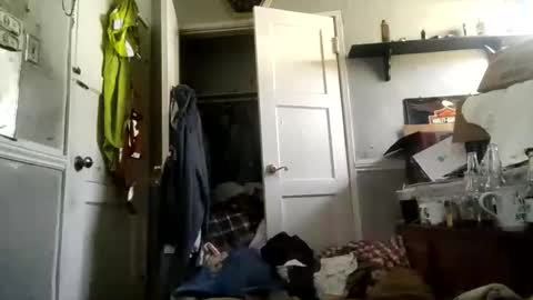 Snapshot of hardalt chatting on 10.25.25 hardalt online show from 10.25.25