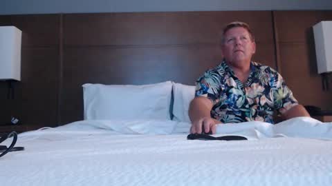 Snapshot of hardblondcouplehawaii chatting on 12.05.25 Steele and Cassie online show from 12.05.25