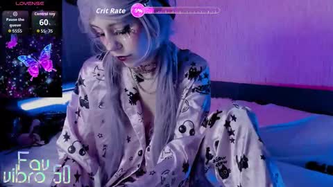 Snapshot of hardcore_hentai chatting on 10.17.25 Mia online show from 10.17.25