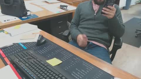 Snapshot of hardcumcanadian chatting on 10.22.25 hardcumcanadian online show from 10.22.25