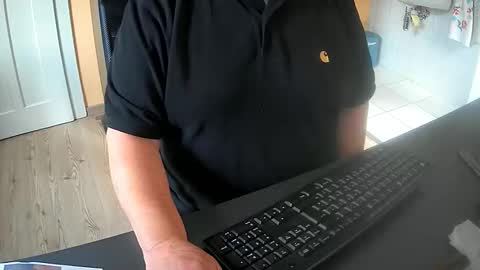 Snapshot of hardy3251 chatting on 09.17.25 hardy3251 online show from 09.17.25