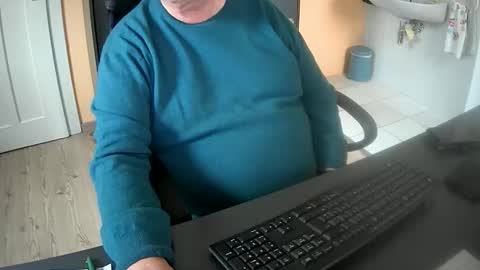 Snapshot of hardy3251 chatting on 10.07.25 hardy3251 online show from 10.07.25