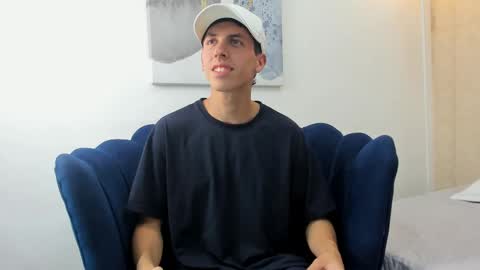 Snapshot of harry_klein chatting on 10.02.25 H K online show from 10.02.25