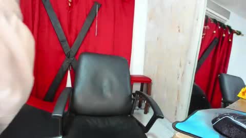 Snapshot of harry_latinboy chatting on 12.13.24 Harry online show from 12.13.24