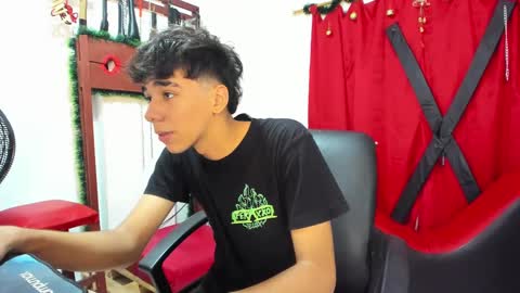 Snapshot of harry_latinboy chatting on 12.15.24 Harry online show from 12.15.24