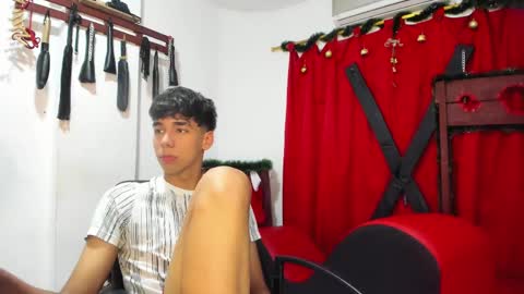 Snapshot of harry_latinboy chatting on 12.17.24 Harry online show from 12.17.24