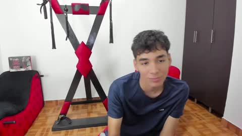 Snapshot of harry_latinboy chatting on 01.06.25 Harry online show from 01.06.25