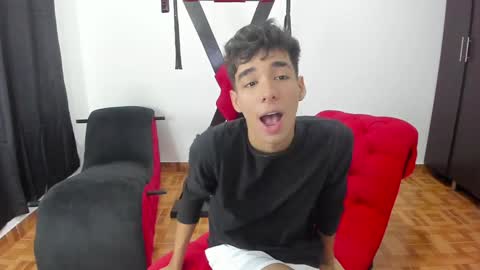 Snapshot of harry_latinboy chatting on 01.13.25 Harry online show from 01.13.25