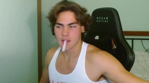 Snapshot of harryking1 chatting on 09.29.25 harryking1 online show from 09.29.25