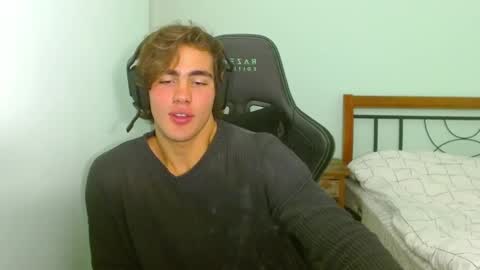 Snapshot of harryking1 chatting on 10.12.25 harryking1 online show from 10.12.25