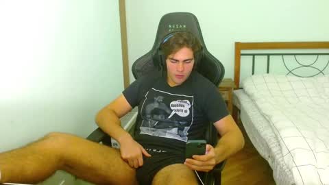 Snapshot of harryking1 chatting on 10.13.25 harryking1 online show from 10.13.25