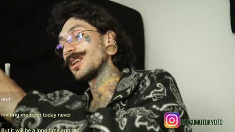 Snapshot of hatsumotokyoto chatting on 01.20.25 More content 2 online show from 01.20.25