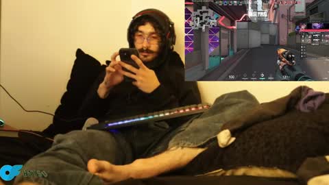 Snapshot of hatsumotokyoto chatting on 01.30.25 More content 2 online show from 01.30.25