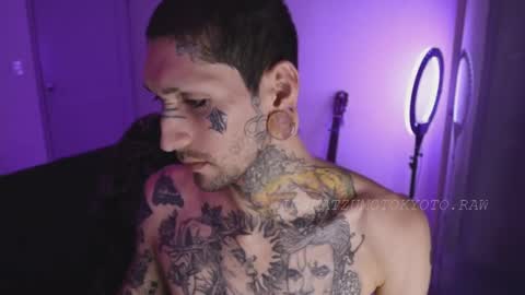 Snapshot of hatsumotokyoto chatting on 10.05.25 More content 2 online show from 10.05.25