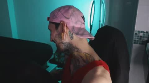 Snapshot of hatsumotokyoto chatting on 10.10.25 More content 2 online show from 10.10.25