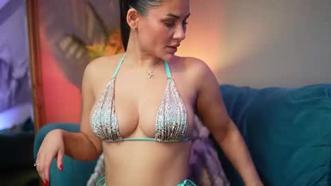 Snapshot of hazelgalaxy chatting on 12.02.25 Hazel online show from 12.02.25