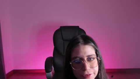 HazelKush online show from 10.14.25