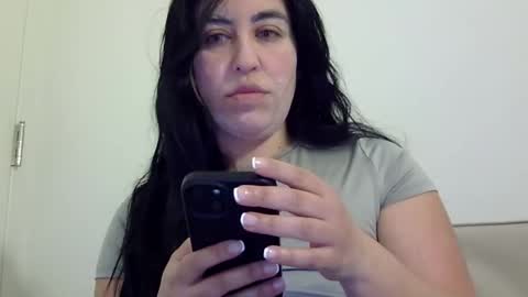 Snapshot of heatwavee chatting on 12.11.24 heatwavee online show from 12.11.24