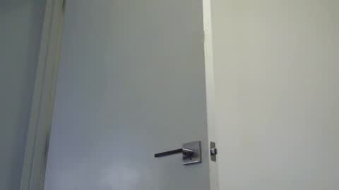 Snapshot of heatwavee chatting on 02.18.25 heatwavee online show from 02.18.25