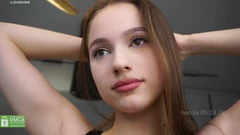 Snapshot of hecola chatting on 03.05.25 Nika next stream 200pm GMT online show from 03.05.25