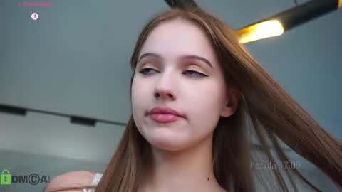 Snapshot of hecola chatting on 09.17.25 Nika next stream 200pm GMT online show from 09.17.25