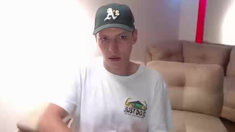 Snapshot of hefesto_69 chatting on 09.17.25 hefesto_69 online show from 09.17.25