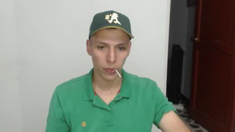 Snapshot of hefesto_69 chatting on 10.25.25 hefesto_69 online show from 10.25.25