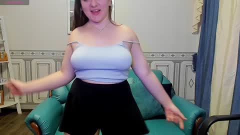 Snapshot of helen_elliot chatting on 12.29.24 Helen Elliot online show from 12.29.24