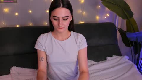 Snapshot of helena_lorente chatting on 12.22.24 Helen online show from 12.22.24