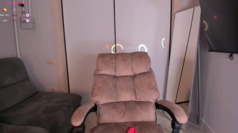 Snapshot of helena_lorente chatting on 10.06.25 Helen online show from 10.06.25