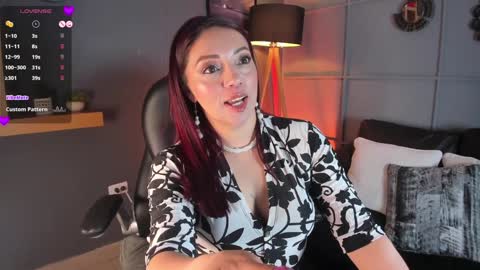 Snapshot of helenaduque_ chatting on 01.16.25 Helena online show from 01.16.25